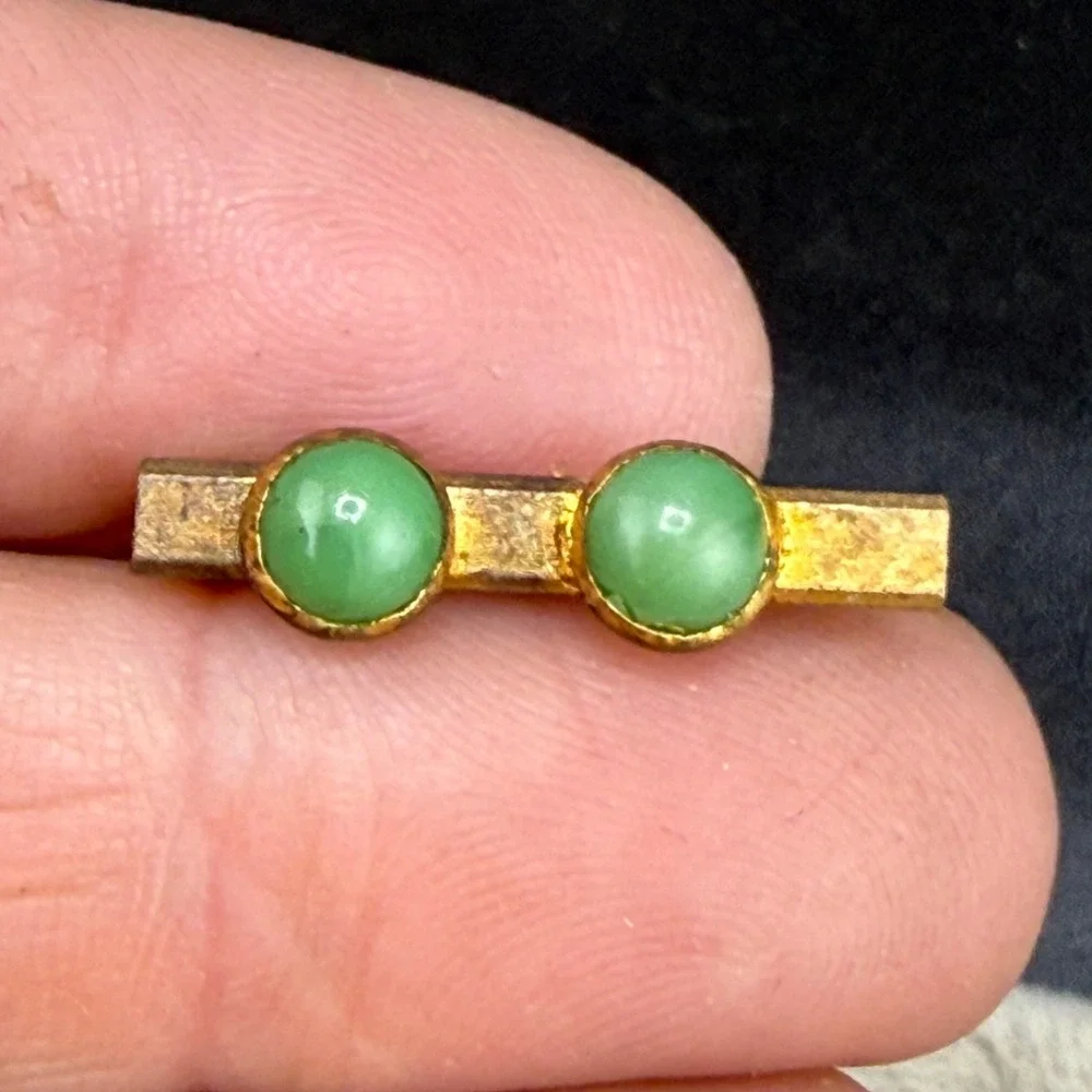 Vintage Victorian Bar Brooch Gold‎ Tone Green Stone